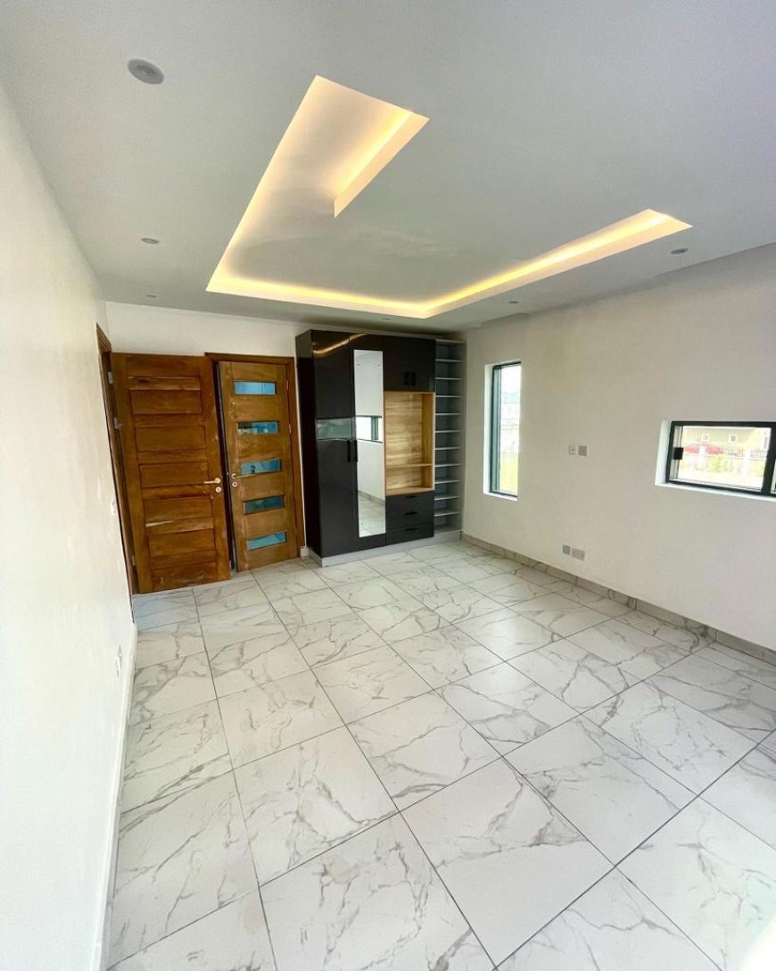 A CLASSICAL 3 BEDROOM APARTMENT AVAILABLE FOR RENT AT OSAPA LONDON