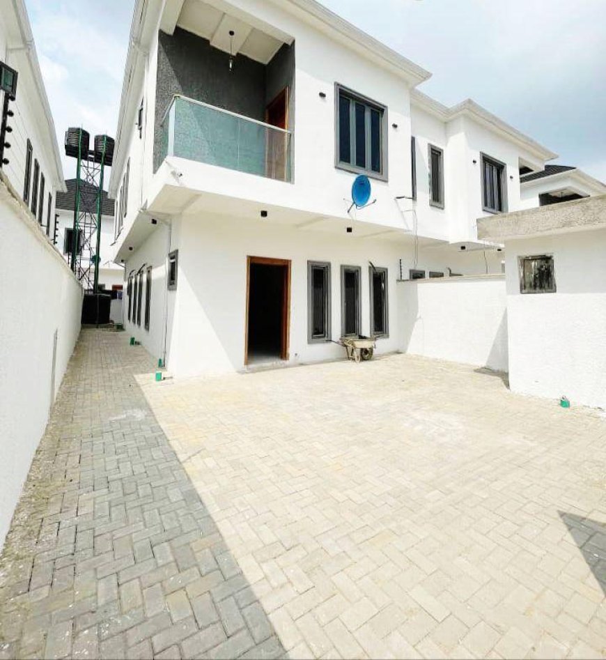 4 bedroom semi detached duplex for sale in Ikate Lekki