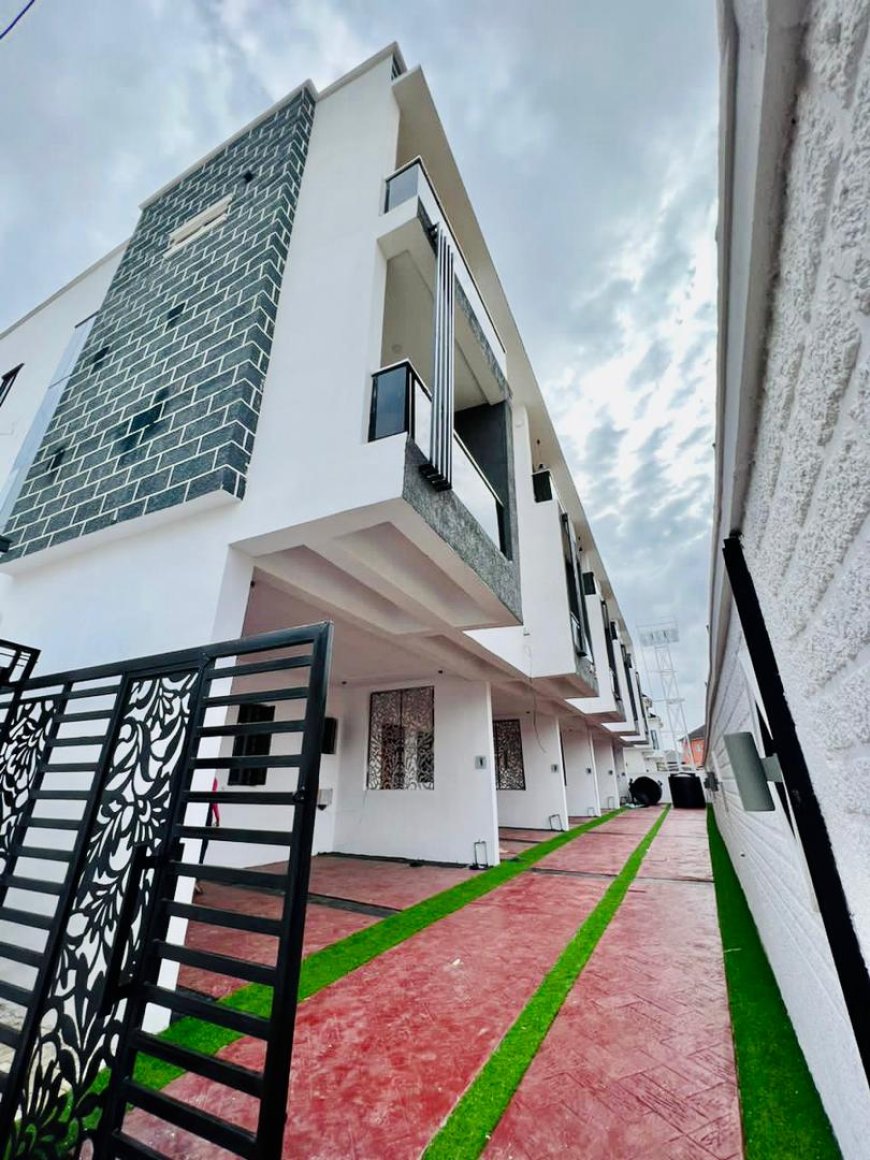 Exquisitely finished  luxury 4 bedroom terrace duplex with penthouse for sale in lekki lagos