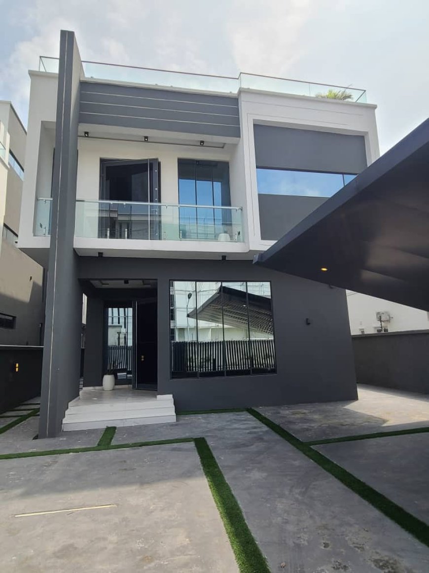 5 bedroom detached duplex with BQ