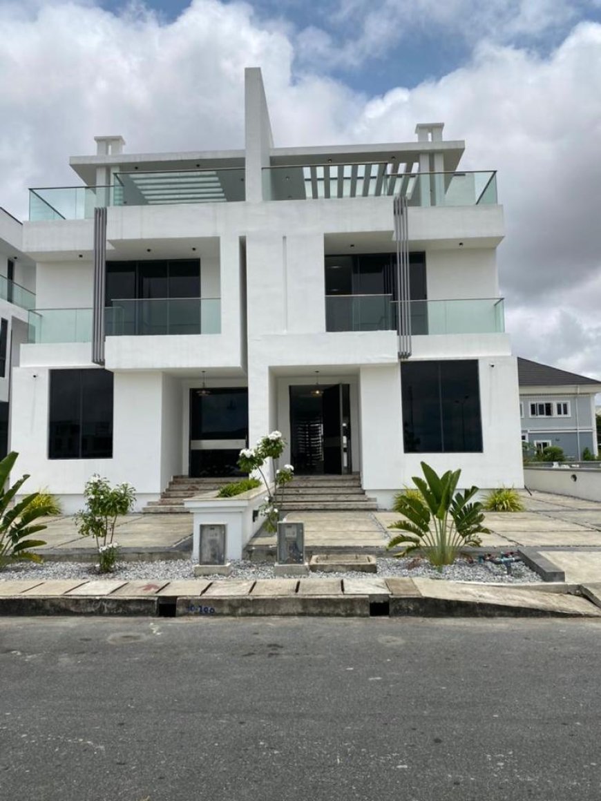 5 bedroom detached duplex for sale